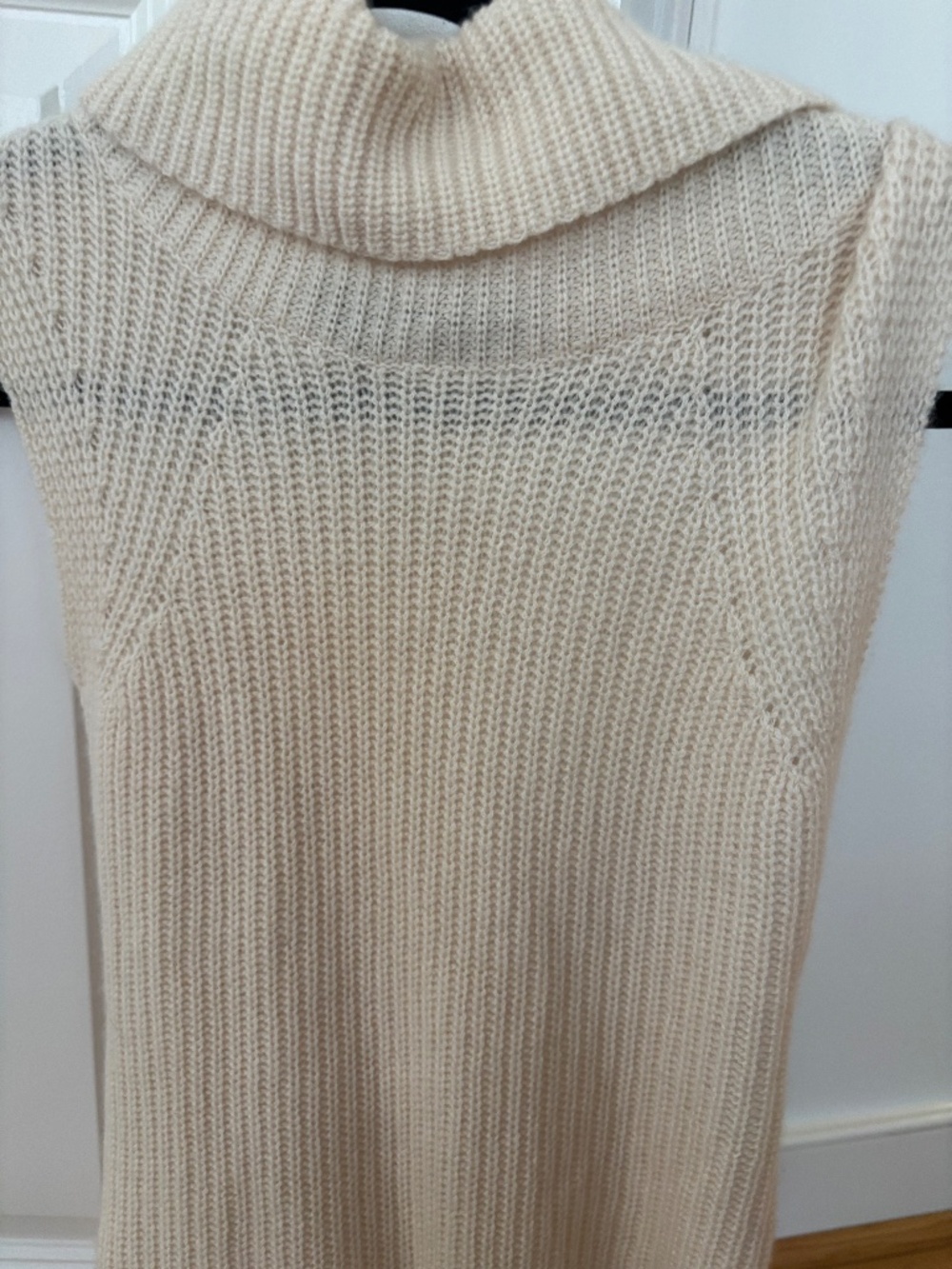 360Cashmere ivory sweater, small
